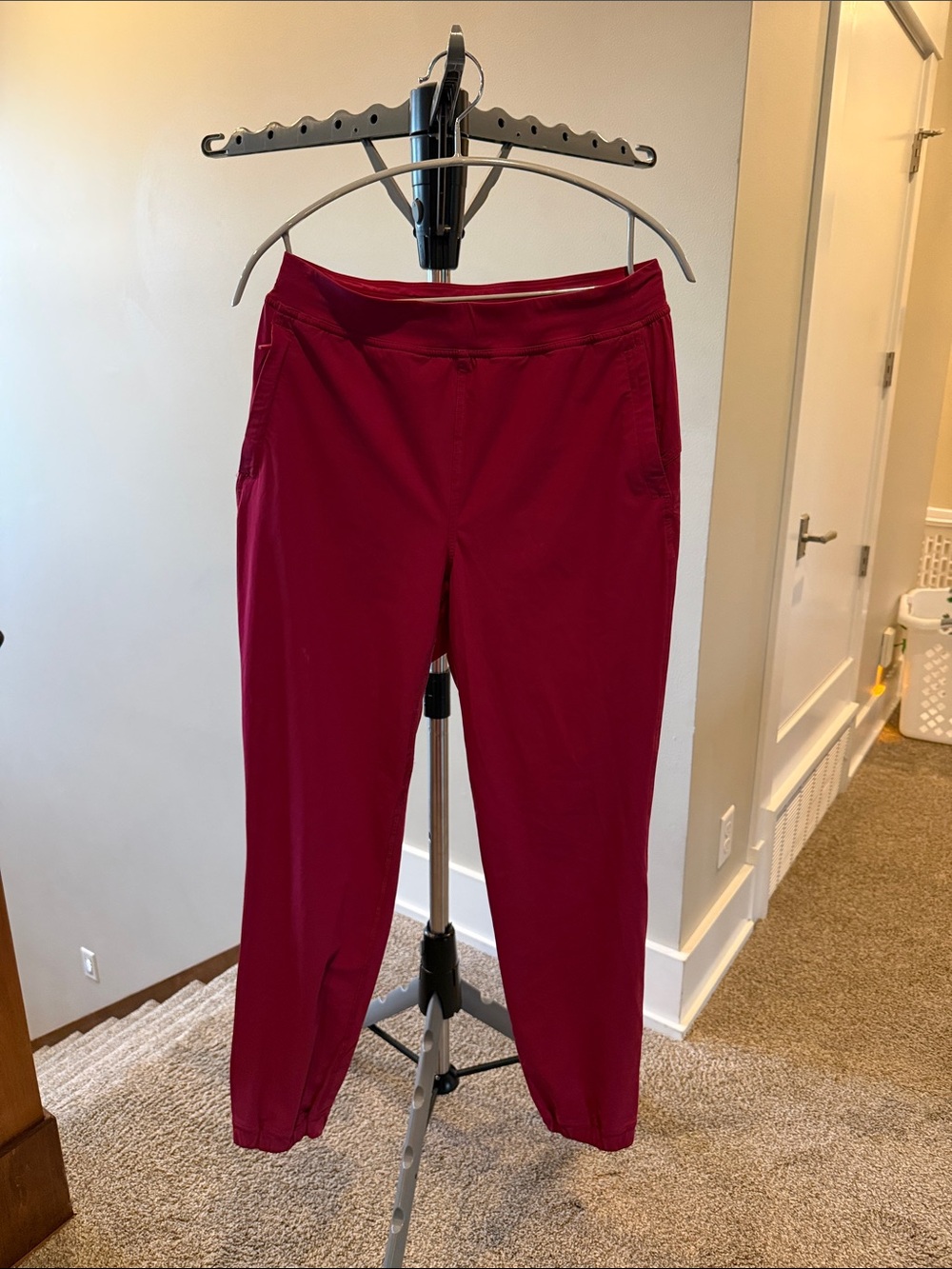 Lululemom adapted state joggers full length magenta size 6
